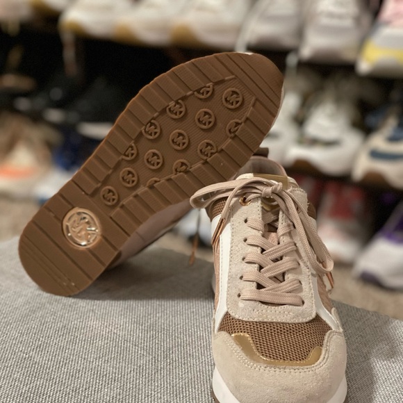 Michael Kors shoes - Picture 3 of 4